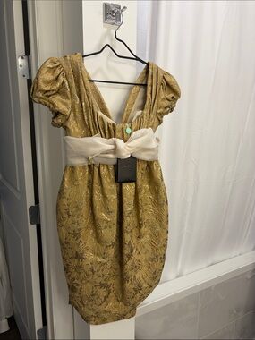 BNWT Dolce & Gabbana Gold Brocade One-Shoulder Puff Dress with Cream Sash SZ 42